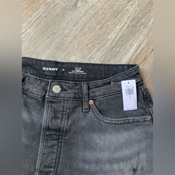 NWT Old Navy High Rise Curvy O.G. Straight Black Denim Shorts Distressed Size 12 - Picture 4 of 8